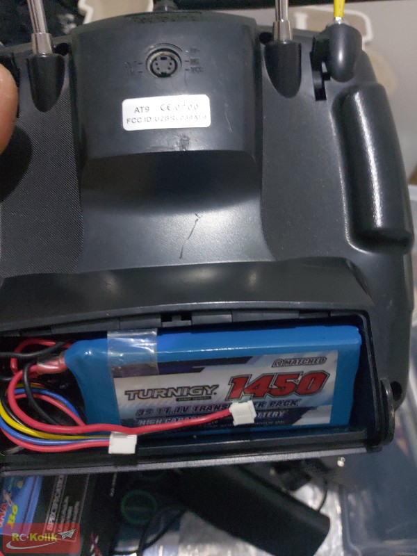Radyolink at9 kumanda alici lipo pil ve  pc bağlanti kablosu dahil